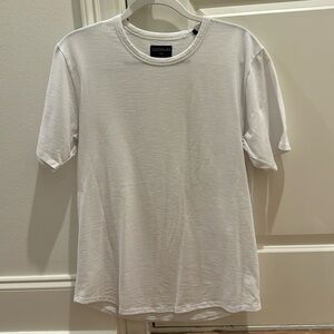 Goodlife crewneck scallop hem tee